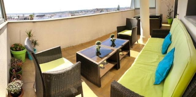Appartamento GATU Ático Vistas Marineras parking, piscina, terraza, wifi El Puerto de Santa María Esterno foto